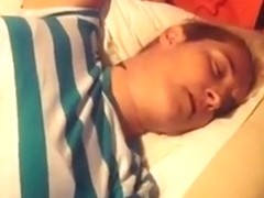 Dude tapes his gf eating out her best friend