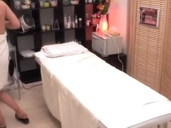 Massagist rides a japanese cunt in super sexy porn video