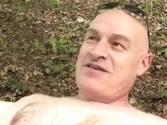 Infirmière de 22 ans prise par 2 mecs dans la forêt