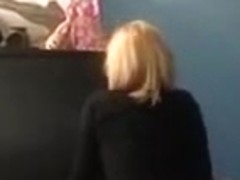 White girl twerkin tho