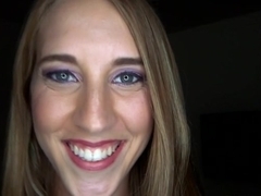 Fetching babe is sharing her hot twat