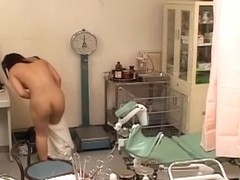 Busty Japanese hottie enjoyed her sexy time at gyno