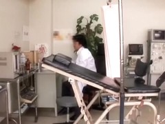 Kinki gyno doctor puts a dildo in Sarumi