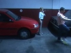 Candid xxx of amateur chick sucking and fucking on the car boot